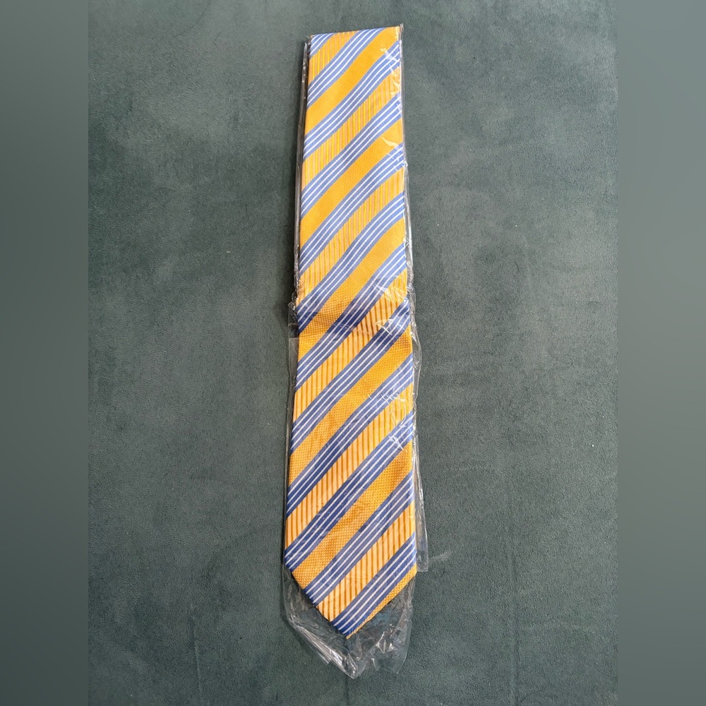Elegant Striped Tie in Yellow and Blue